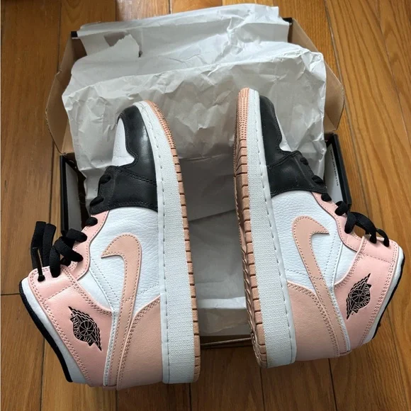 Jordan Air 1 Mid (GS) in White, Orange, and Black - Picture 1 of 5